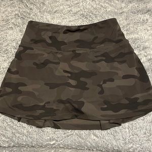 Tennis skirt - lightly worn